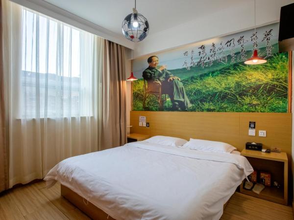 Happy Dragon Alley Hotel-In the city center with big window&free coffe laundry Fluent English speaking,Tourist attractions ticket service&food recommendation,Near Tian Anmen Forbiddencity,Near Lama temple,Easy to walk to NanluoAlley&Shichahai : photo 5 de la chambre chambre double exclusive