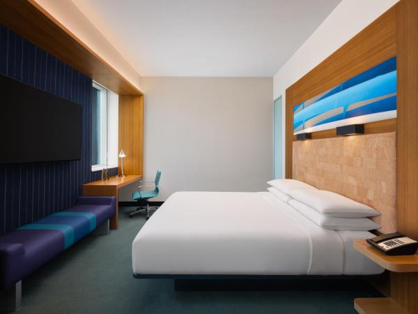 Aloft Bengaluru Outer Ring Road : photo 2 de la chambre suite savvy exécutive avec 1 chambre lit king-size