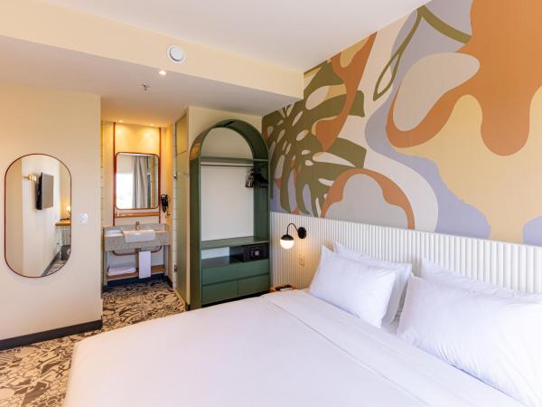 B&B HOTEL Santos Dumont : photo 2 de la chambre chambre lit queen-size deluxe