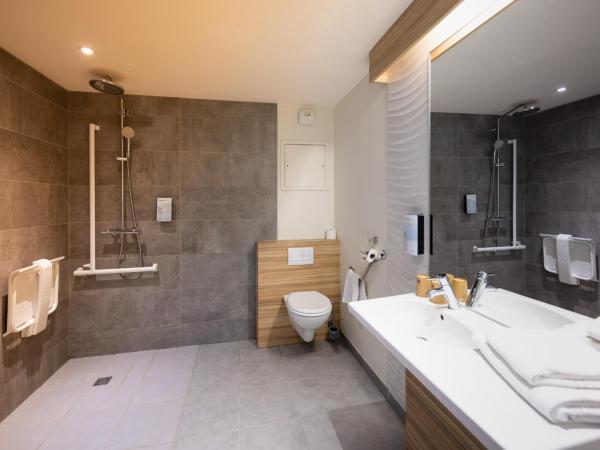 Campanile Limoges Centre - Gare : photo 5 de la chambre chambre quadruple