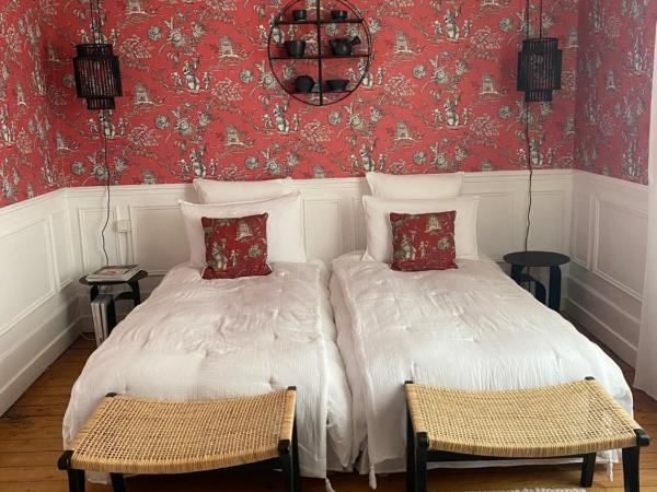 MAISON HULOTTE : photo 1 de la chambre chambre double ou lits jumeaux - vue sur jardin