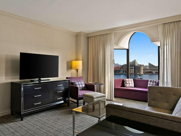 The Royal Sonesta Harbor Court Baltimore : photo 4 de la chambre suite d'angle premium avec 1 chambre lit king-size - vue sur port