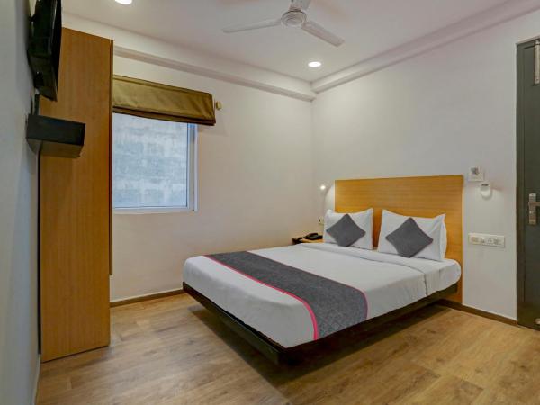 Collection O 80012 Hotel Green County Inn : photo 1 de la chambre chambre triple classique