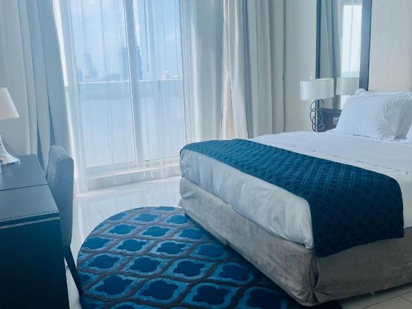 Walking distance to dubai mall Full burj Khalifa view and fountain view new year full fireworks view 2BR : photo 4 de la chambre suite