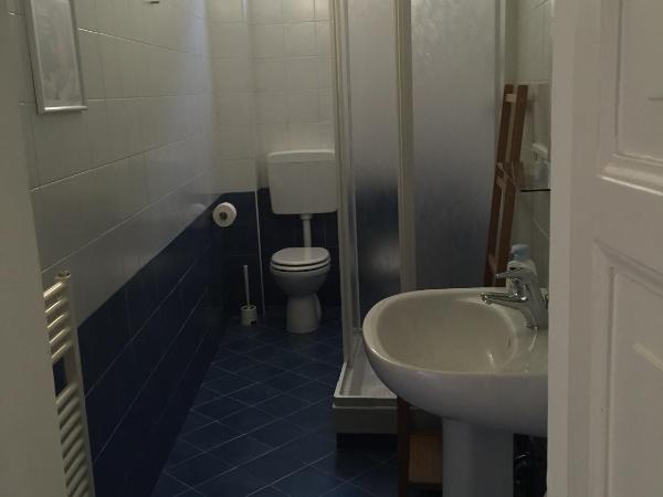 B & B 21 Bologna : photo 1 de la chambre chambre double avec salle de bains privative extérieure