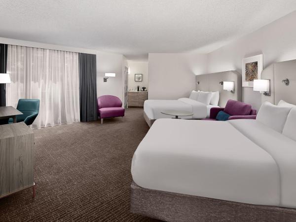 Crowne Plaza Atlanta Perimeter at Ravinia, an IHG Hotel : photo 4 de la chambre chambre premium avec 2 lits queen-size - Étage supérieur