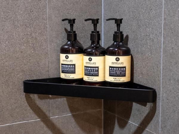 SHANGHAI-DECO Hotel-Free shuttle bus from Pudong Airport and Disneyland : photo 4 de la chambre chambre lit king-size standard