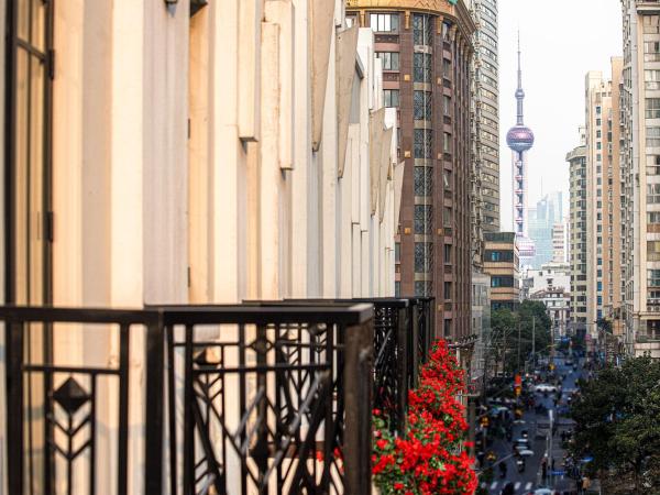 The Yangtze Boutique Shanghai - Free minibar for the first round of the day : photo 2 de la chambre nihong balcony king room - welcome benefits & afternoon tea *1 upon check in day per stay