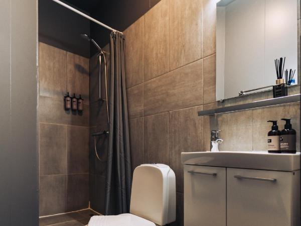 Brim Hotel : photo 8 de la chambre chambre simple avec salle de bains privative