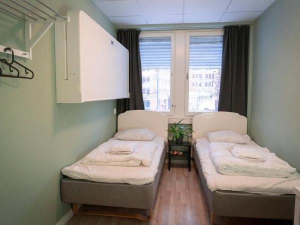 Göteborg Hostel : photo 2 de la chambre chambre triple avec salle de bains commune