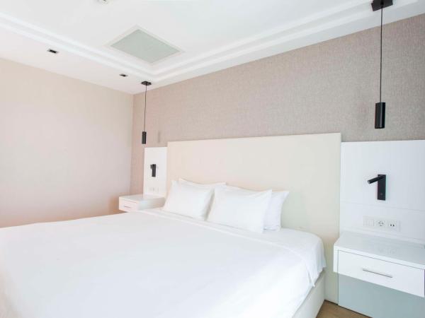 Radisson Residences Avrupa TEM Istanbul : photo 1 de la chambre appartement 2 chambres avec balcon et vue