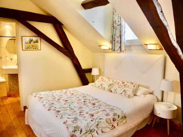 La Villa des Consuls - Gîte de tourisme de charme : photo 1 de la chambre chambre double standard (2ème Étage)