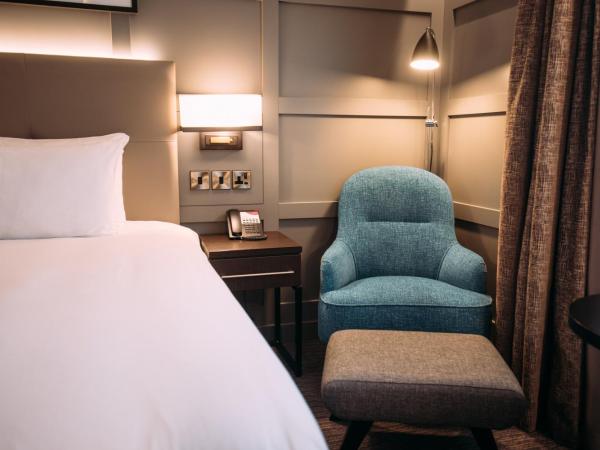 Crowne Plaza - Belfast, an IHG Hotel : photo 2 de la chambre chambre lit king-size standard avec accès au salon
