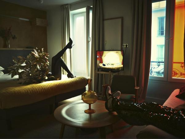 Hôtel La Nouvelle République & Hammam : photo 2 de la chambre chambre triple