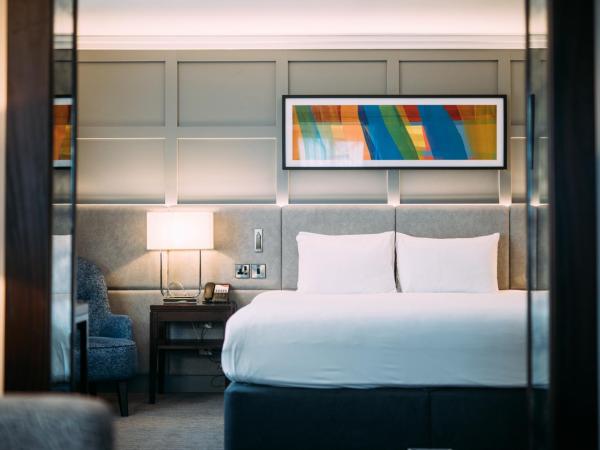 Crowne Plaza - Belfast, an IHG Hotel : photo 1 de la chambre junior king suite with additional living area