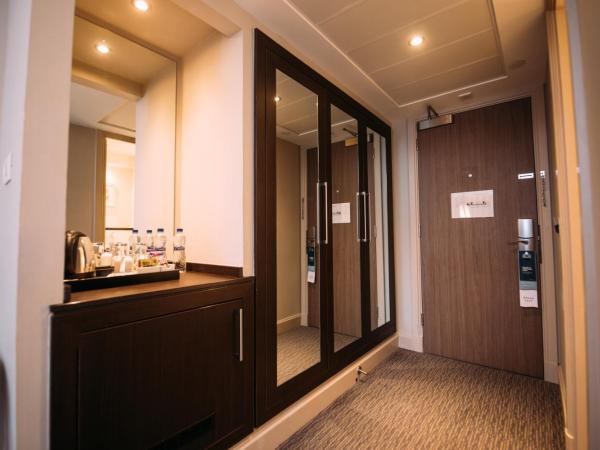 Crowne Plaza - Belfast, an IHG Hotel : photo 5 de la chambre chambre king standard avec canapé-lit