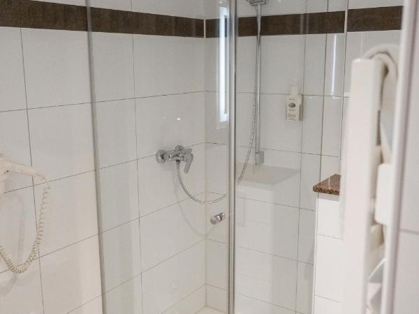 Hotel Daniel : photo 4 de la chambre chambre double affaires