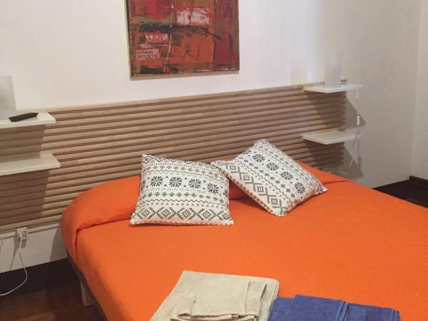 B & B 21 Bologna : photo 1 de la chambre chambre double ou lits jumeaux avec salle de bains commune