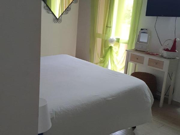 Il Delfino a Bologna : photo 2 de la chambre chambre triple basique avec salle de bains commune