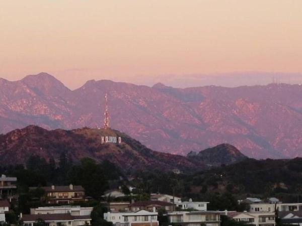 Epic Views! Hollywood Hills SkyVilla: Crow's Nest : photo 4 de la chambre maison 1 chambre