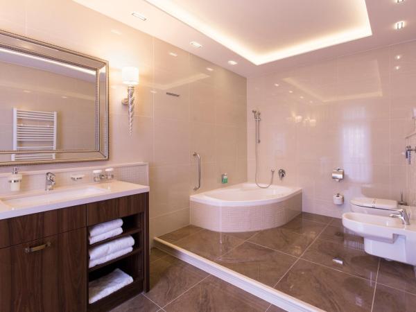 Hotel Dvorana : photo 3 de la chambre suite (2 adultes)