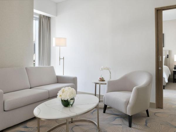 JW Marriott Hotel Marina : photo 2 de la chambre premier city view room, king bed and sofa bed, including direct access to dubai marina mall & marina walk