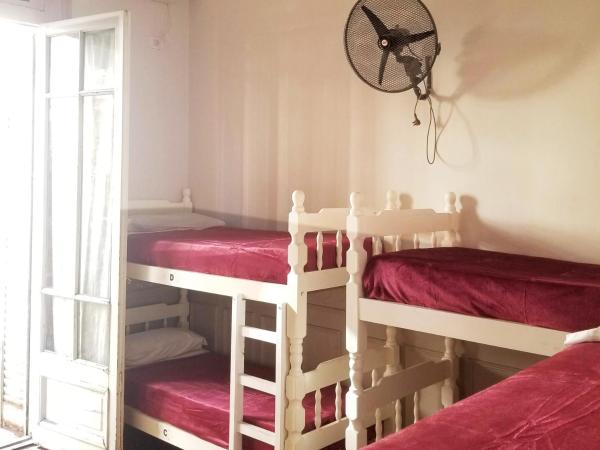 Voyage Recoleta Hostel : photo 2 de la chambre lit dans dortoir mixte de 6 lits