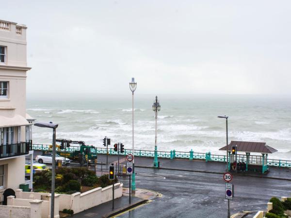 Amherst Brighton : photo 4 de la chambre grande chambre double - vue partielle sur mer