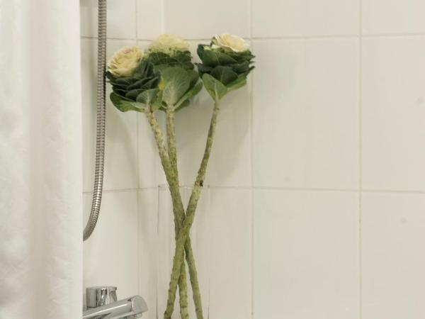 Amherst Brighton : photo 9 de la chambre grande chambre double - vue partielle sur mer