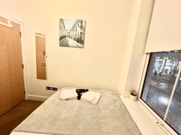 Metropolitan Coziness Private Bedrooms in Euston Station 161 : photo 8 de la chambre chambre double standard avec salle de bains commune
