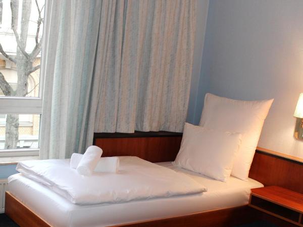 Hotel Mozart Bonn : photo 1 de la chambre chambre simple avec salle de bains privative