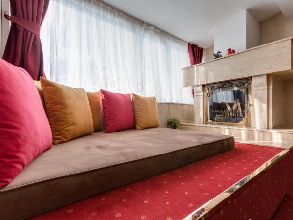 Twins Hotel : photo 9 de la chambre chambre lit king-size deluxe