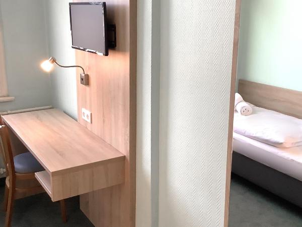 Hotel Mozart Bonn : photo 2 de la chambre chambre simple avec toilettes communes