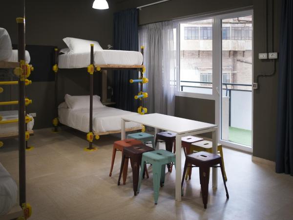 Hostelò - Luxury Hostel : photo 3 de la chambre dortoir mixte de 8 lits 