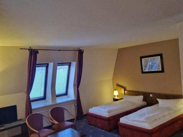 ITM Entrée Glinde Restaurant & Tagungshotel : photo 4 de la chambre chambre triple standard