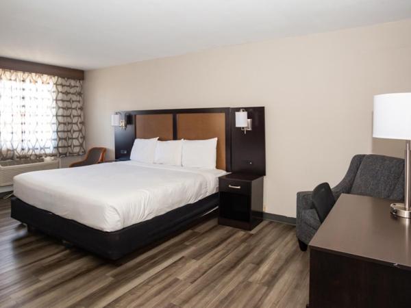 Baymont by Wyndham Austin University Area : photo 4 de la chambre chambre lit king-size