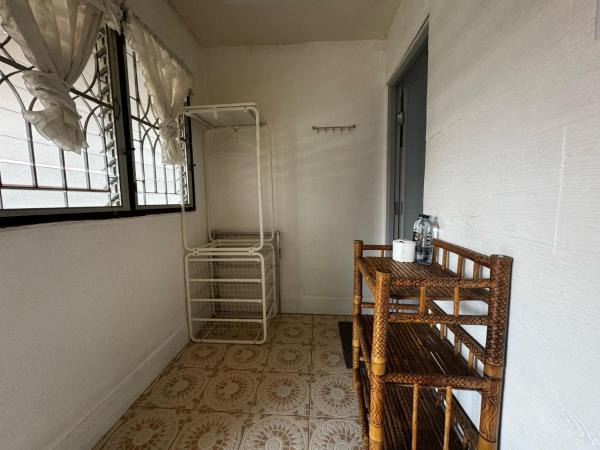 VN Guesthouse : photo 3 de la chambre chambre lits jumeaux en bord de rivière avec climatisation