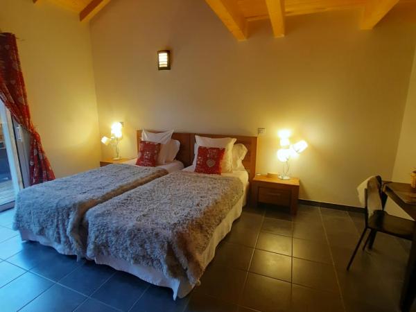 Au Coeur des Lacs - Chambres d'hôtes : photo 4 de la chambre chambre lits jumeaux supérieure - mérelle