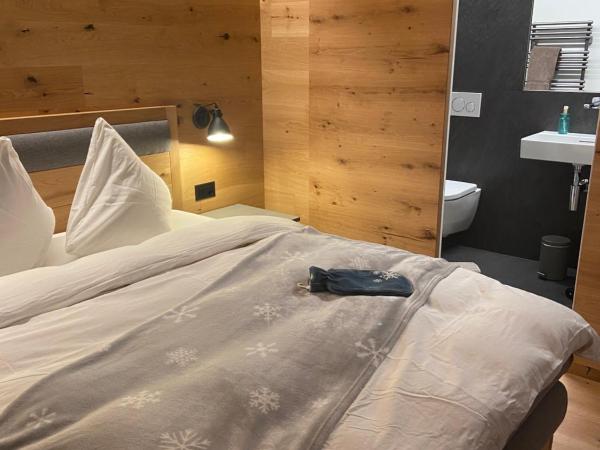 Boutique Lodge Spycher : photo 2 de la chambre chambre lit queen-size avec balcon