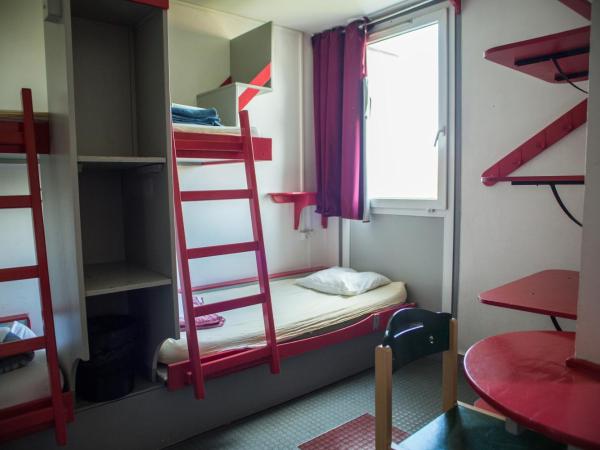 Auberge de Jeunesse HI Paris Le d'Artagnan : photo 2 de la chambre lit simple dans dortoir pour femmes