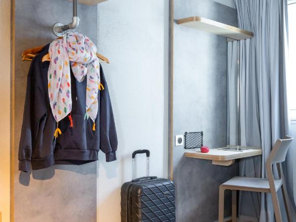 ibis budget Angoulême Centre : photo 1 de la chambre chambre triple