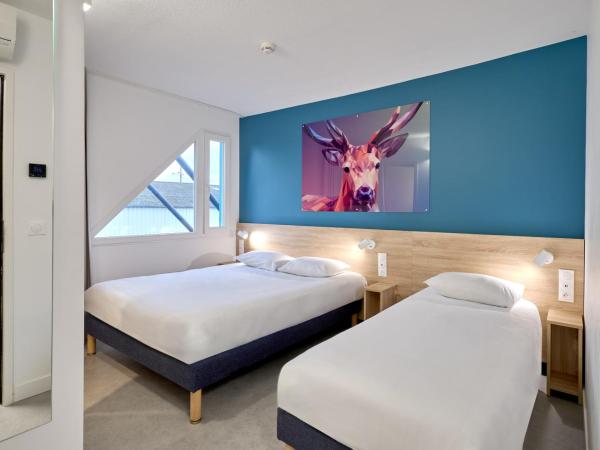 Kyriad Direct Narbonne Sud : photo 2 de la chambre chambre triple avec 1 lit simple, 1 lit double, connexion wi-fi gratuite, climatisation et douche