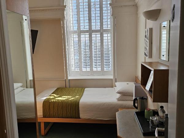 Hotel 63 : photo 2 de la chambre chambre simple standard avec douche