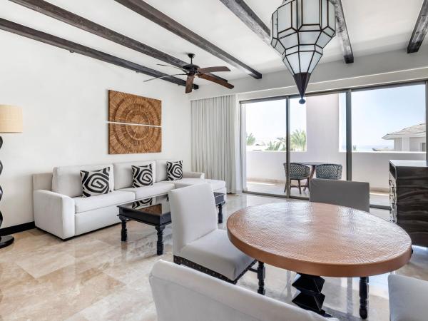 Hilton Vacation Club Cabo Azul Los Cabos : photo 8 de la chambre suite 2 chambres avec balcon - vue partielle sur piscine