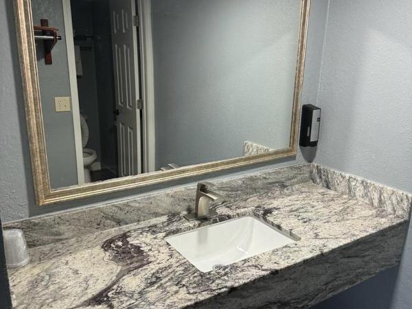 Midtown Lodge : photo 3 de la chambre chambre lit king-size