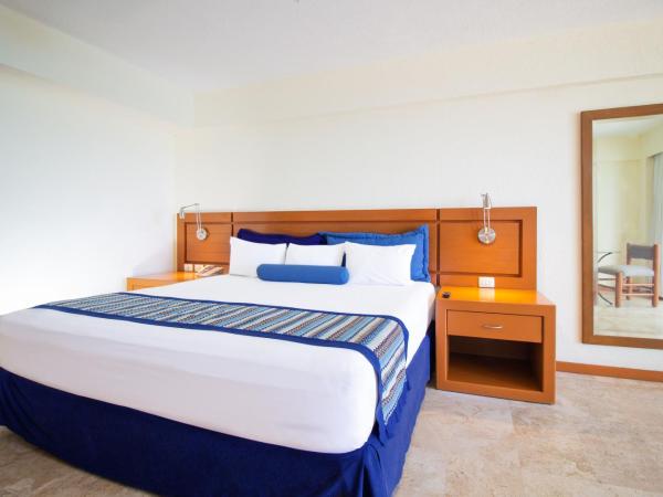 Plaza Pelicanos Grand Beach Resort All Inclusive : photo 3 de la chambre suite