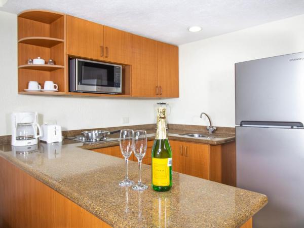 Plaza Pelicanos Grand Beach Resort All Inclusive : photo 10 de la chambre suite