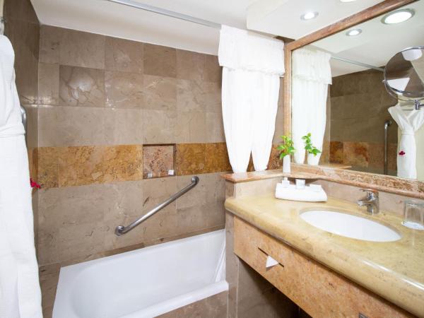 Plaza Pelicanos Grand Beach Resort All Inclusive : photo 6 de la chambre suite 2 chambres