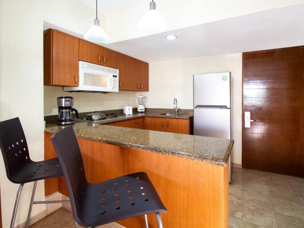 Plaza Pelicanos Grand Beach Resort All Inclusive : photo 9 de la chambre suite 2 chambres