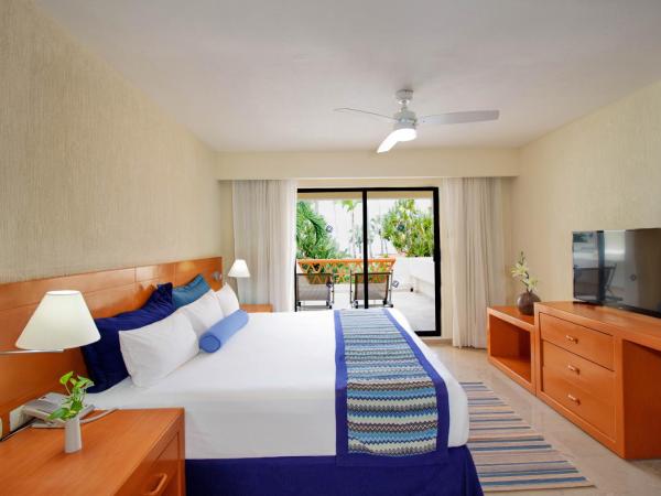 Plaza Pelicanos Grand Beach Resort All Inclusive : photo 5 de la chambre chambre lit king-size